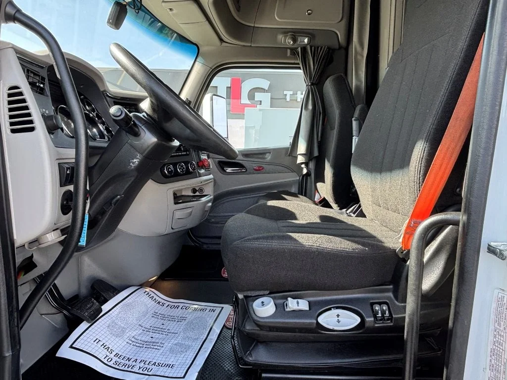 2021 Peterbilt 579 - image 13