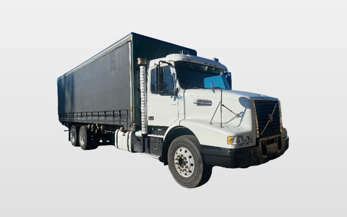 2020 Volvo - image 1