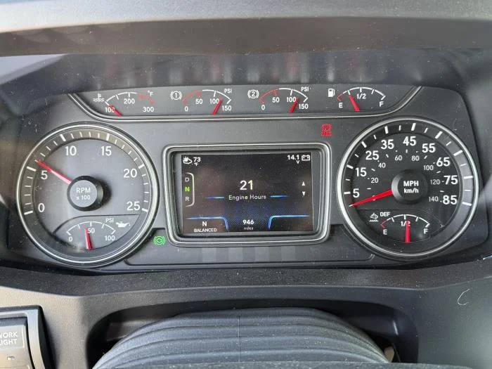 2026 International LT - image 13