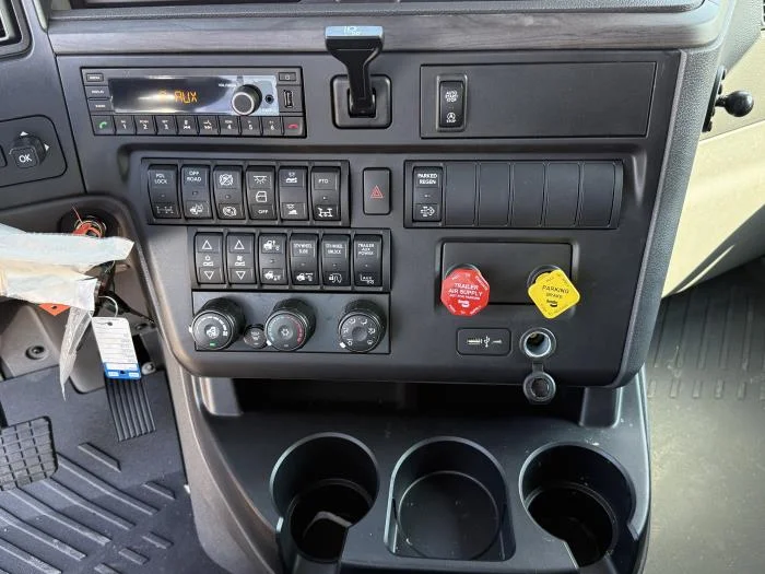 2026 International LT - image 14