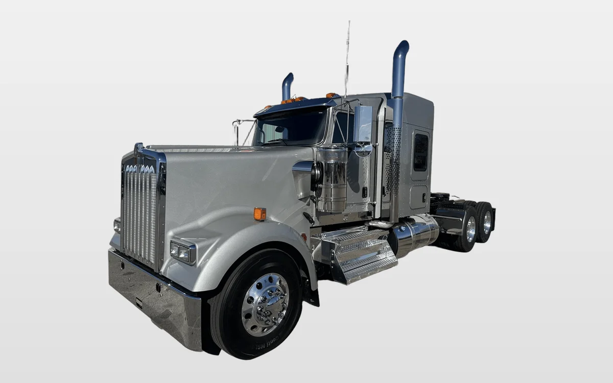 2026 Kenworth W900 - image 1