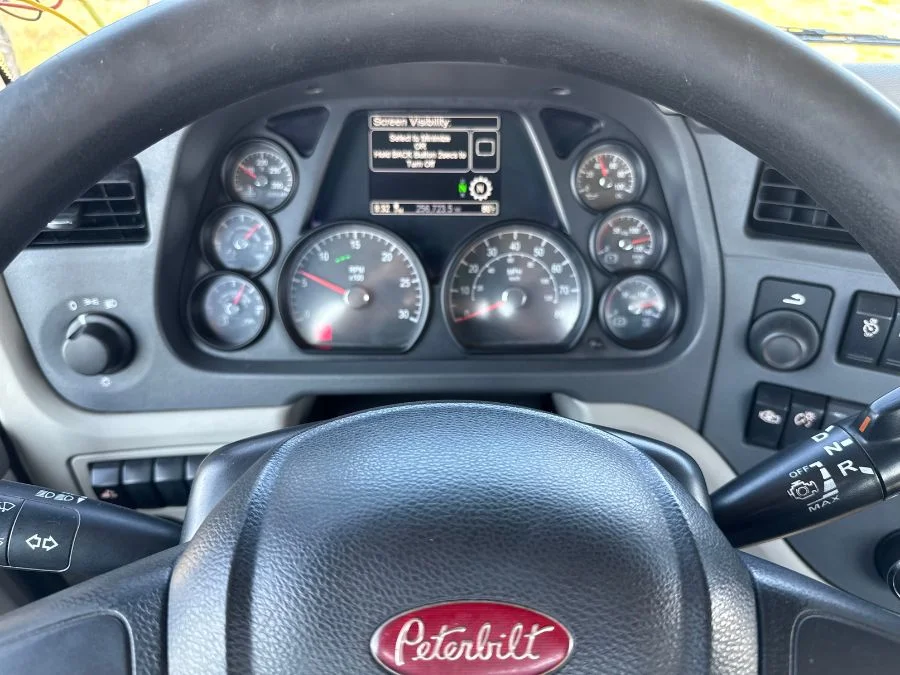 2020 Peterbilt 567 in Fort Myers, FL — photo 8