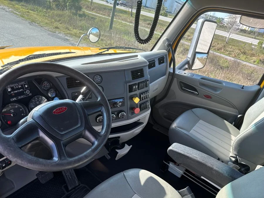 2020 Peterbilt 567 in Fort Myers, FL — photo 3