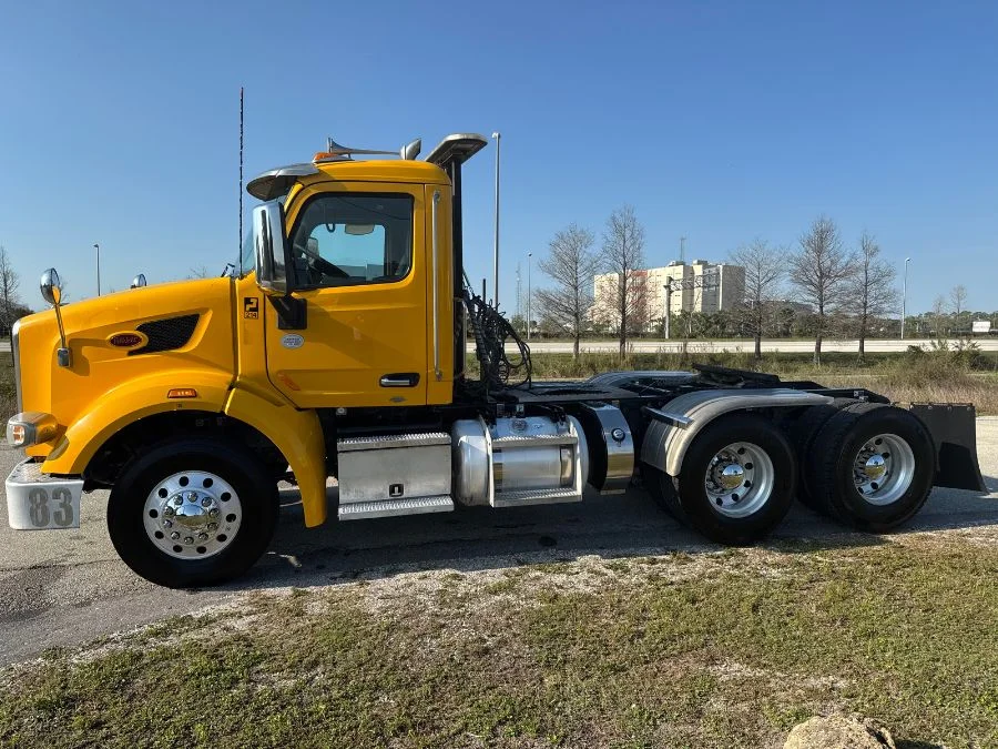 2020 Peterbilt 567 in Fort Myers, FL — photo 4