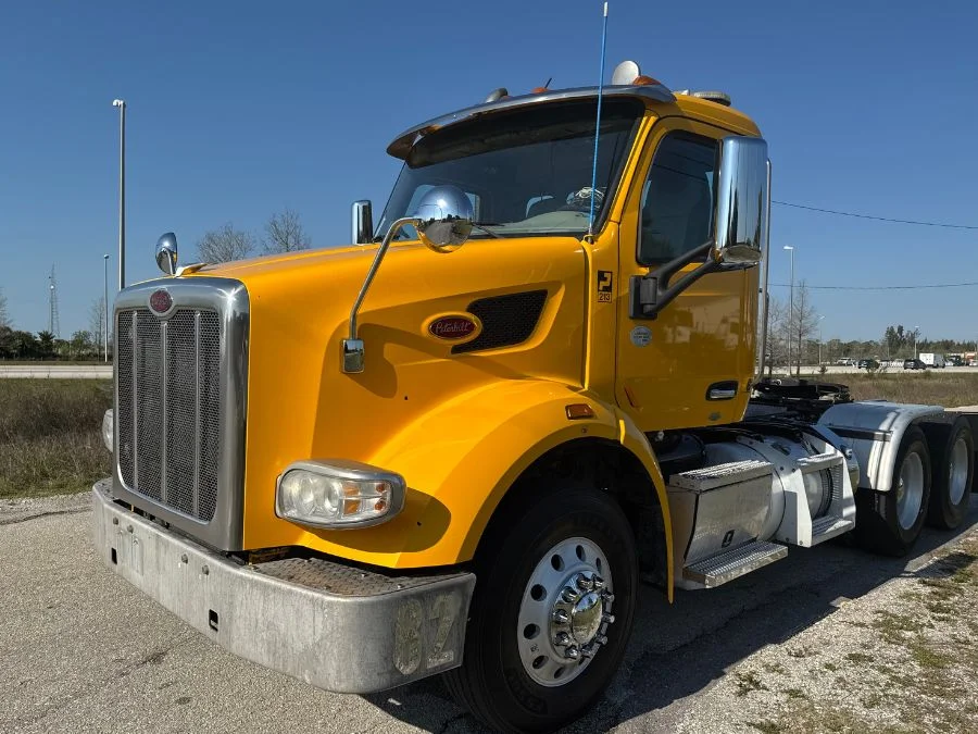 2020 Peterbilt 567 in Fort Myers, FL — photo 2