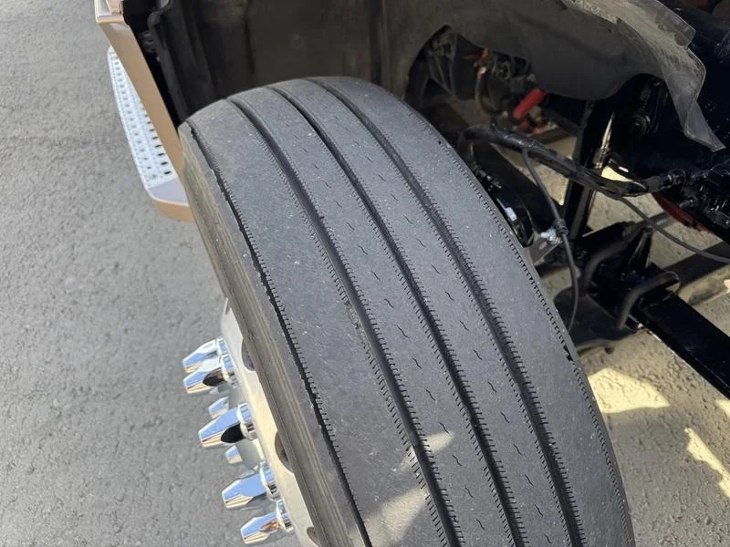 2022 Freightliner Cascadia - image 16