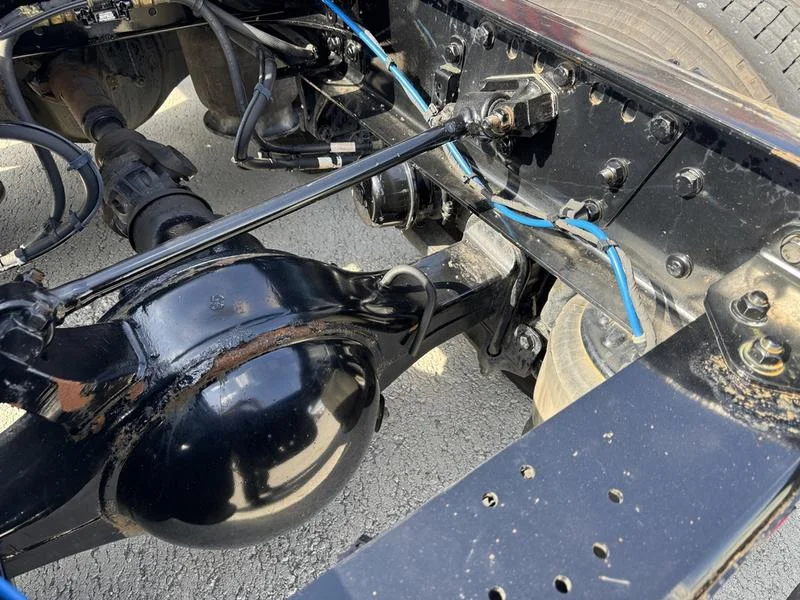 2022 Freightliner Cascadia - image 8