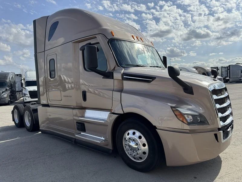 2022 Freightliner Cascadia - image 12