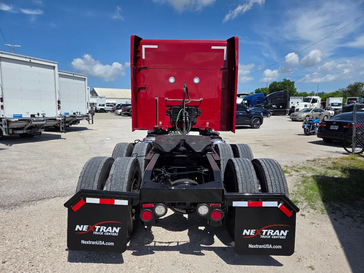 2023 Peterbilt 579 in Tampa, FL — photo 6