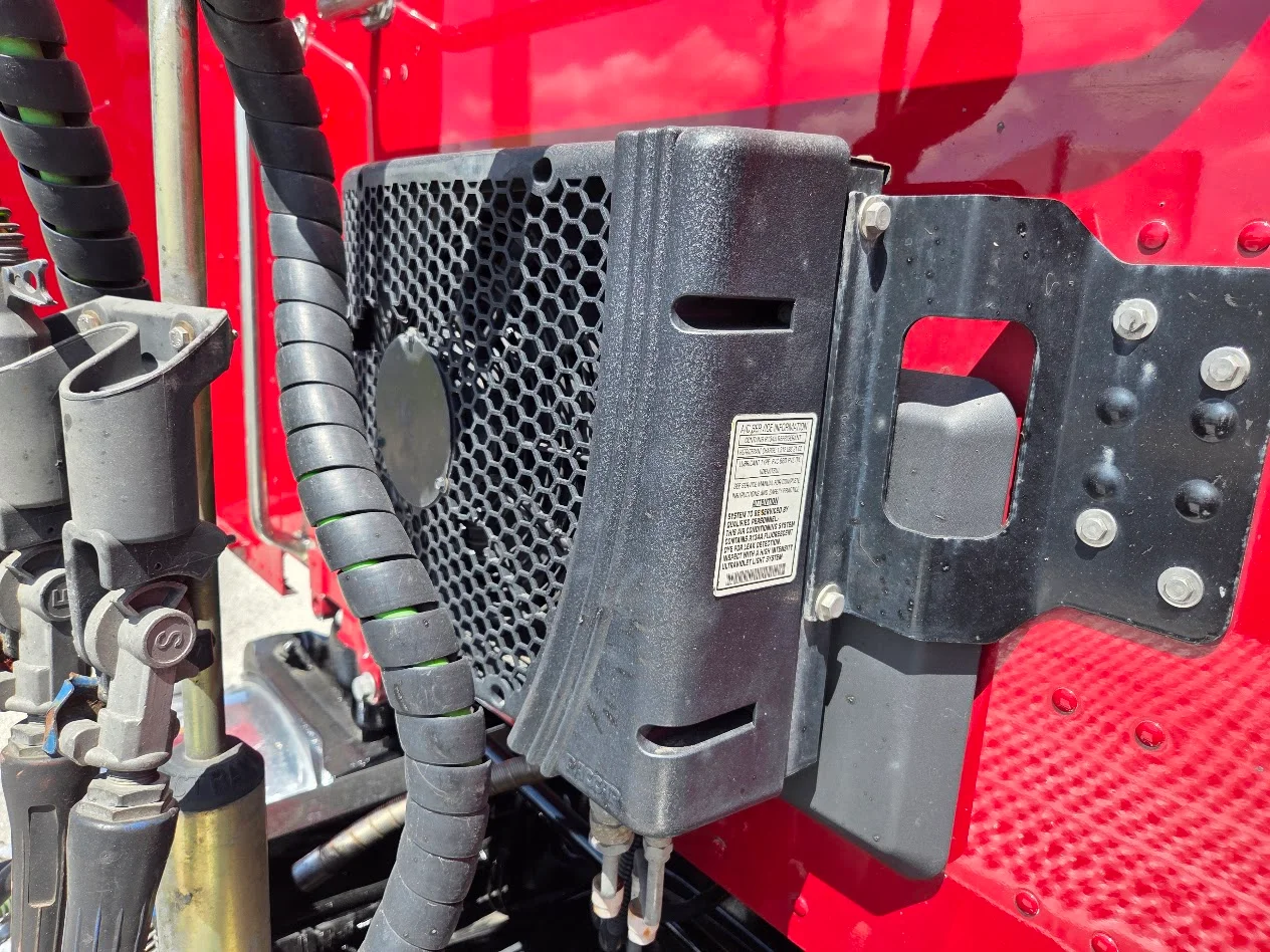 2023 Peterbilt 579 in Tampa, FL — photo 20