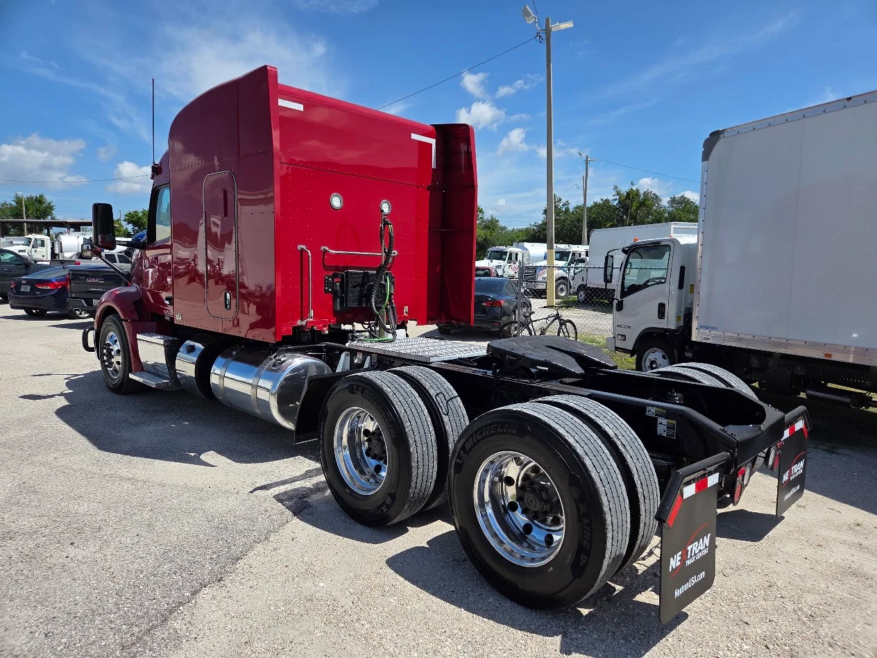 2023 Peterbilt 579 in Tampa, FL — photo 5