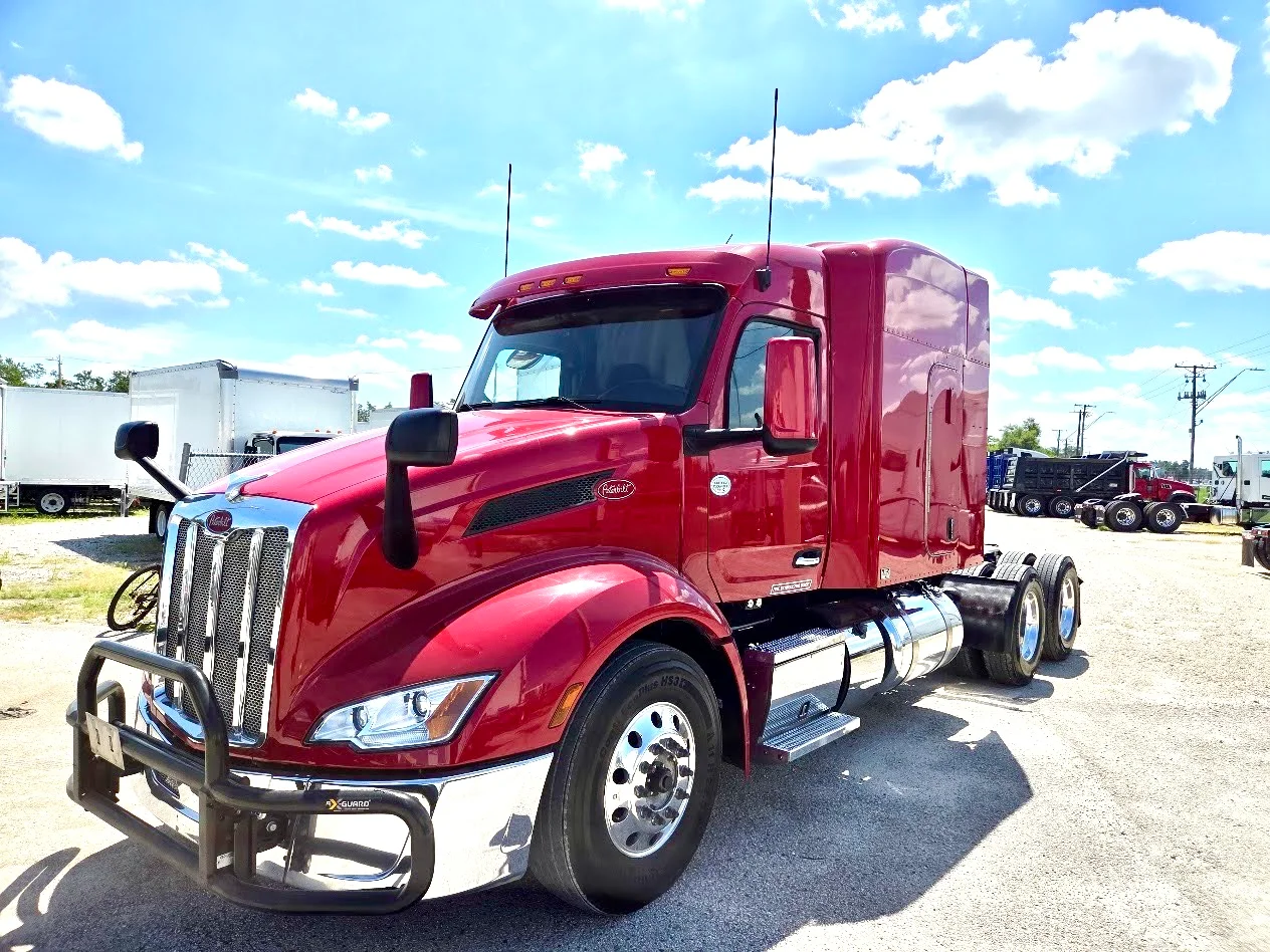 2023 Peterbilt 579 in Tampa, FL