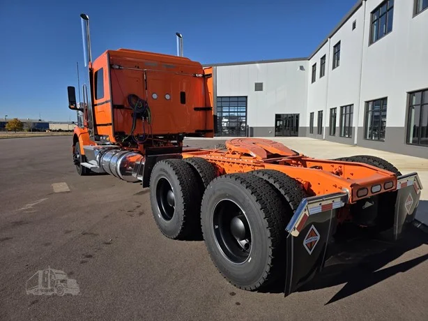 2026 International HX in MN — photo 3