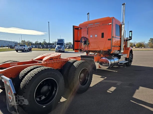 2026 International HX in MN — photo 5