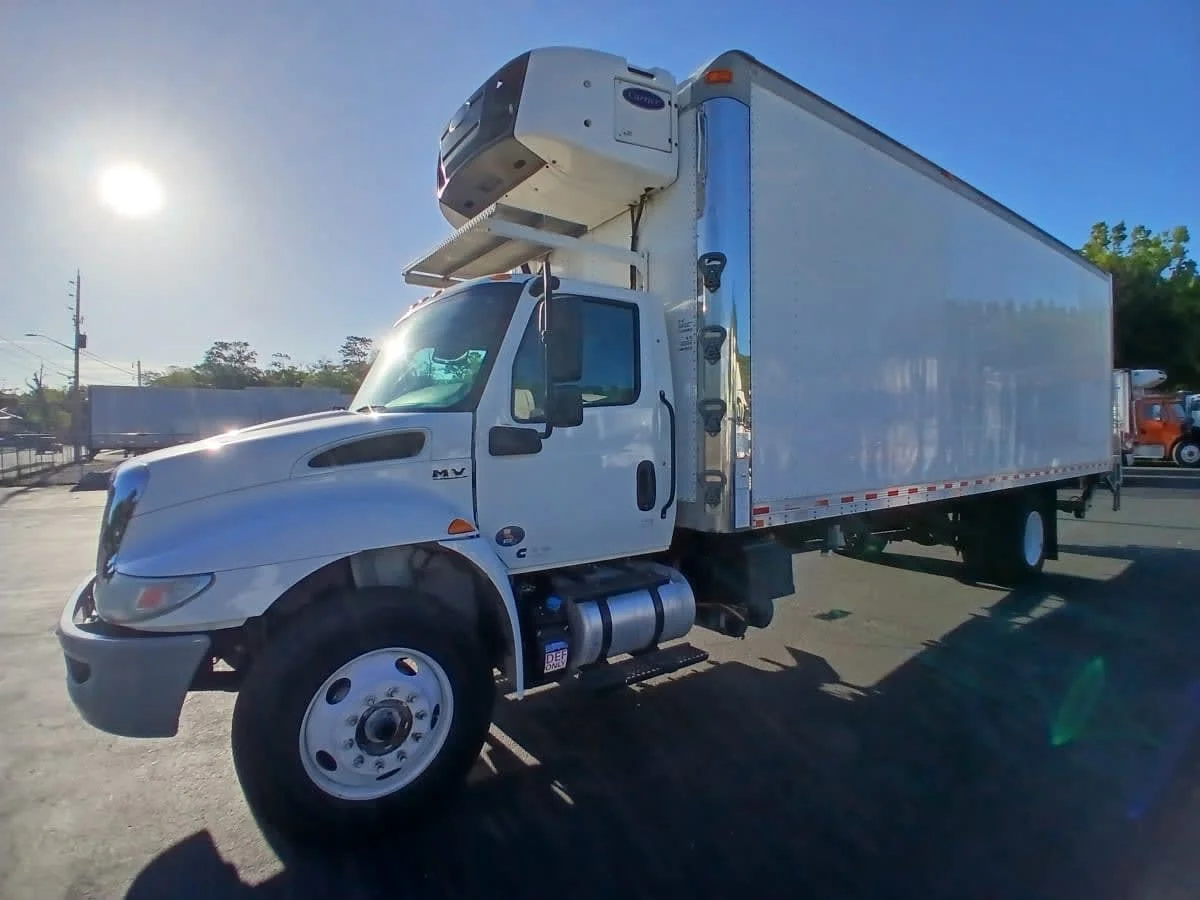 2020 International MV - image 3