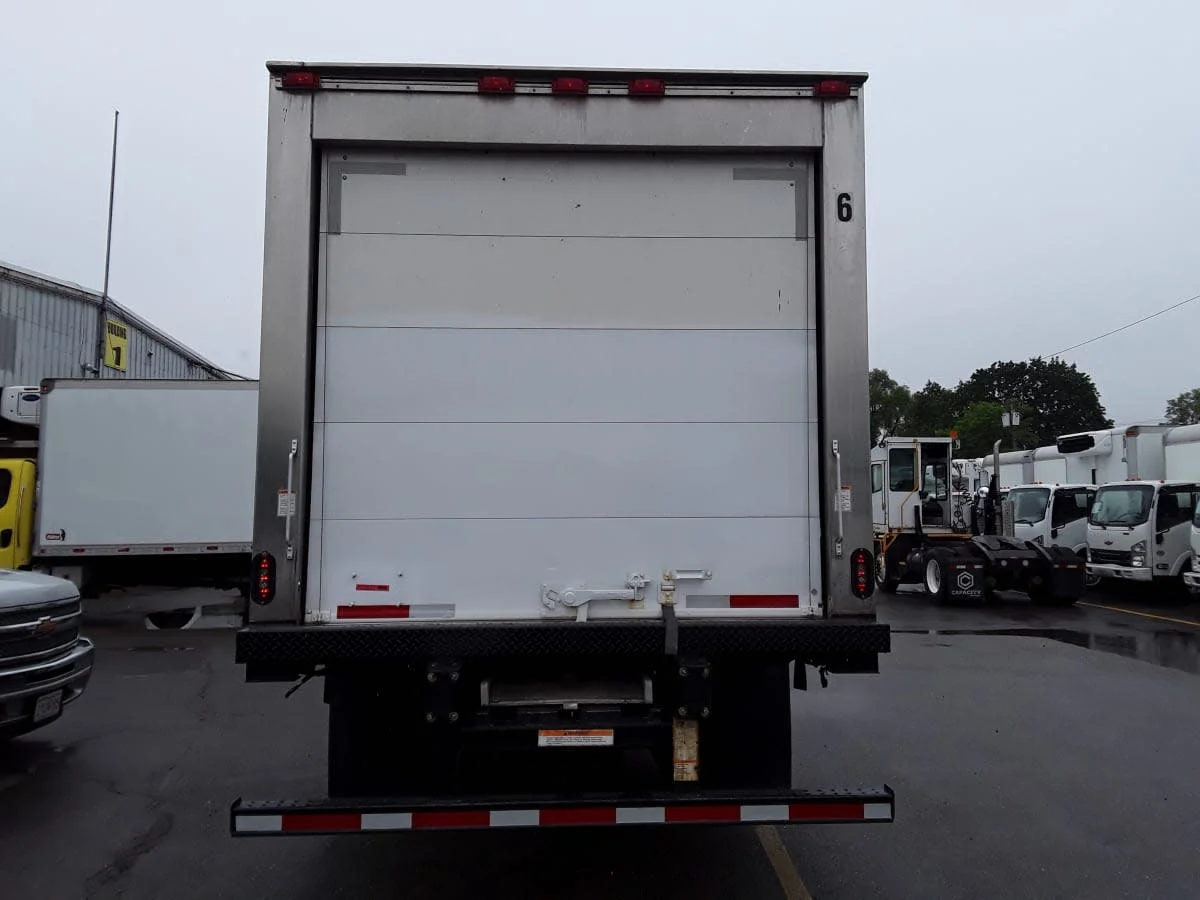 2020 Isuzu NQR - image 5