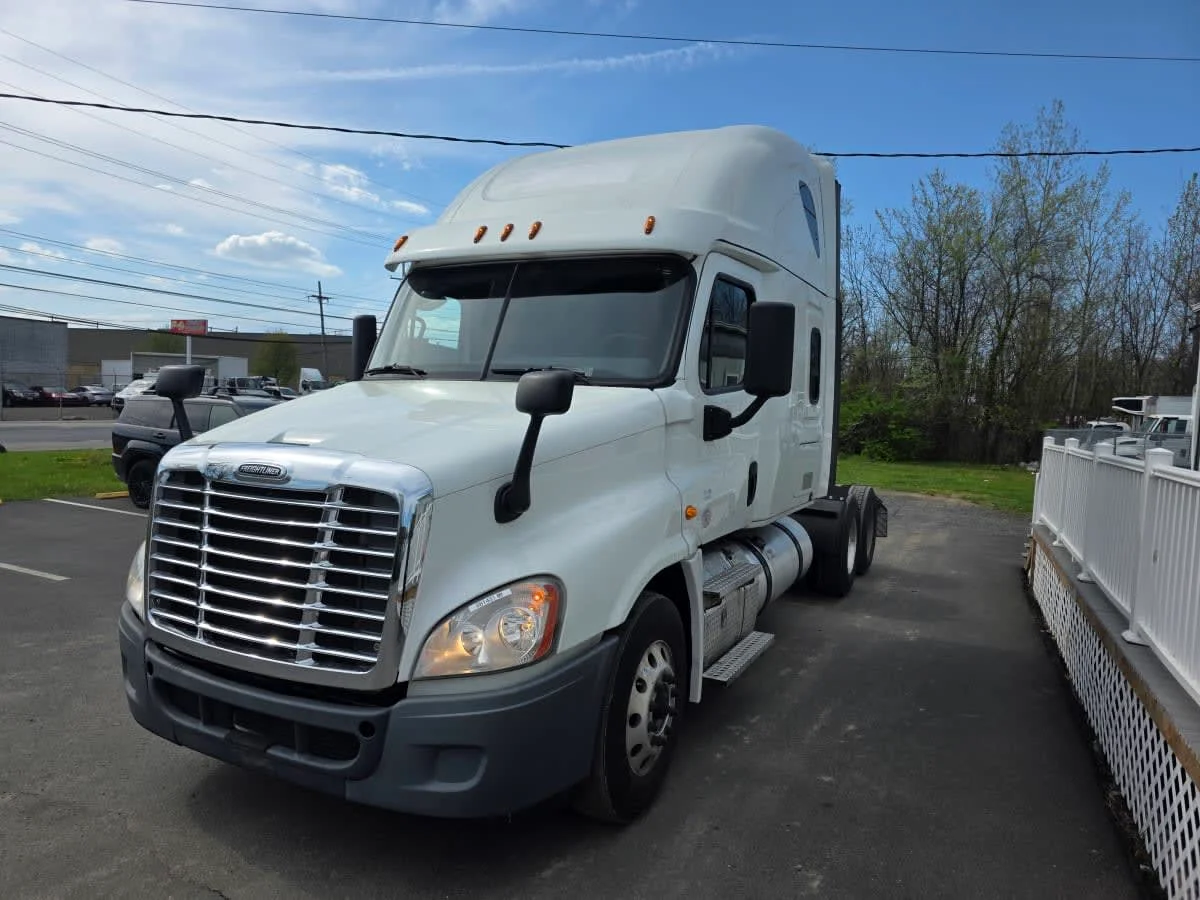 2020 Freightliner Cascadia in Bensalem, PA