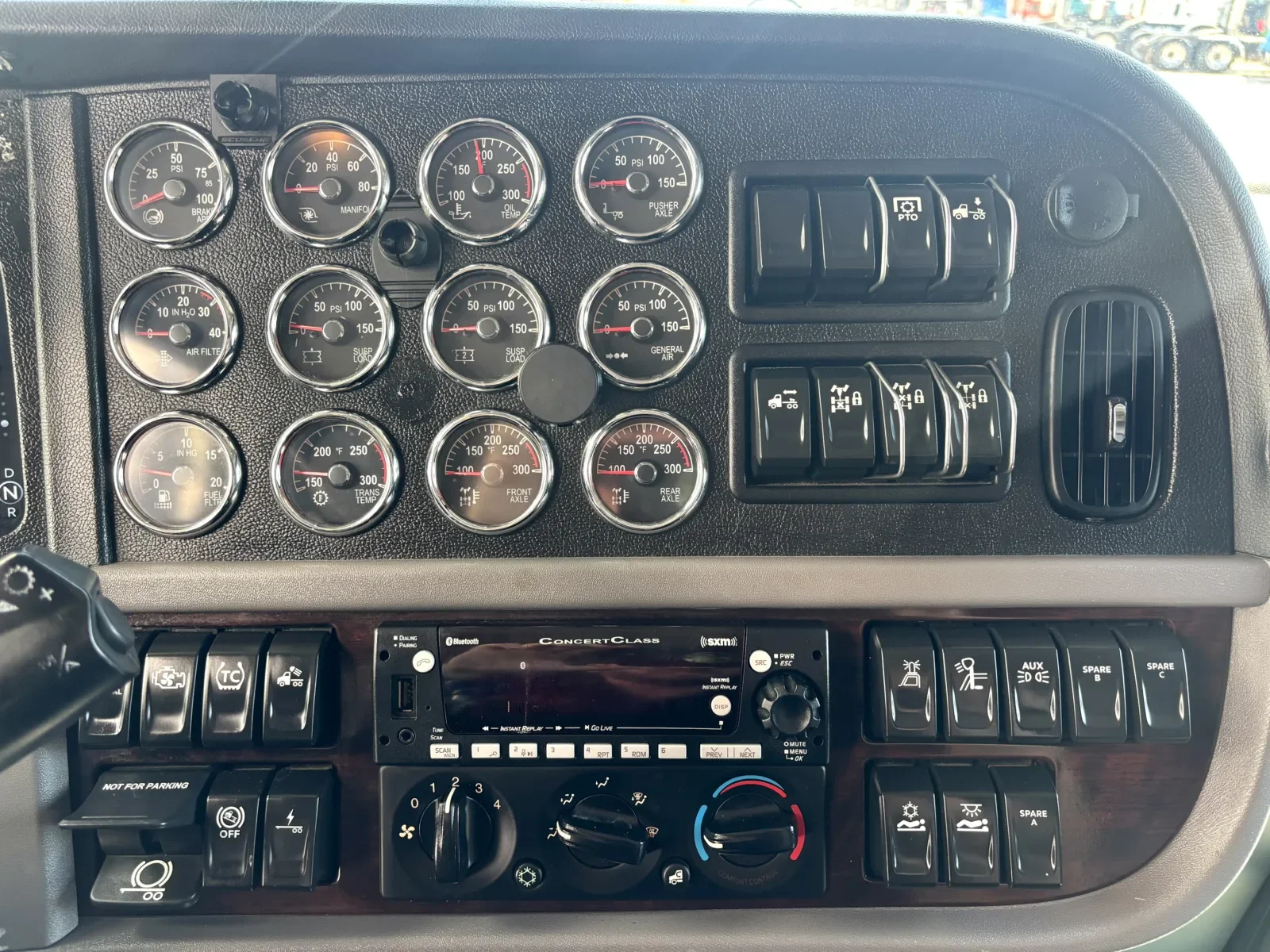 2024 Peterbilt 389 - image 18