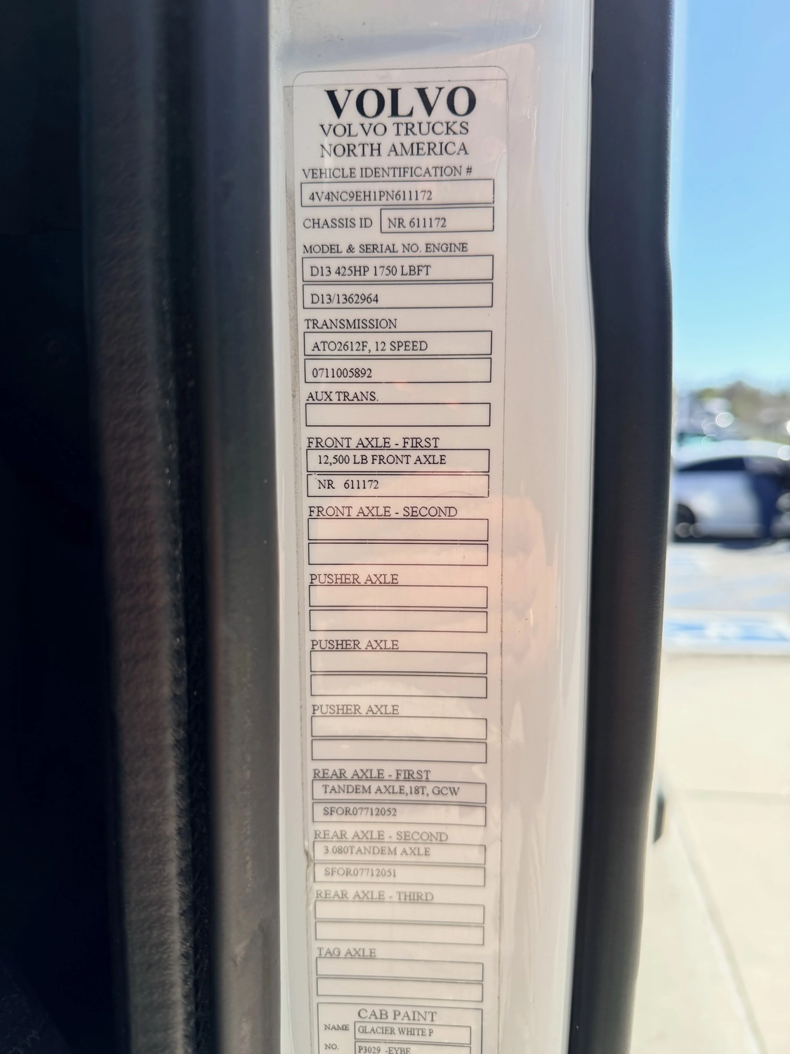 2023 Volvo VNL 760 - image 12