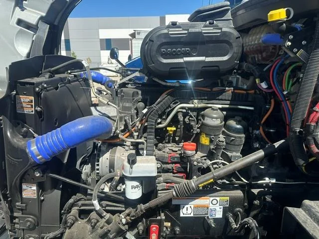 2025 Peterbilt 579 — photo 9