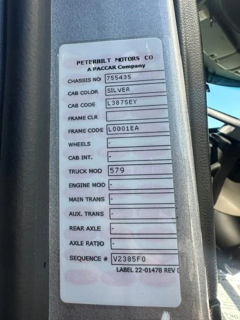 2025 Peterbilt 579 — photo 4