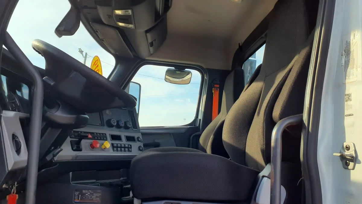 2019 Freightliner Cascadia in Birmingham, AL — photo 7