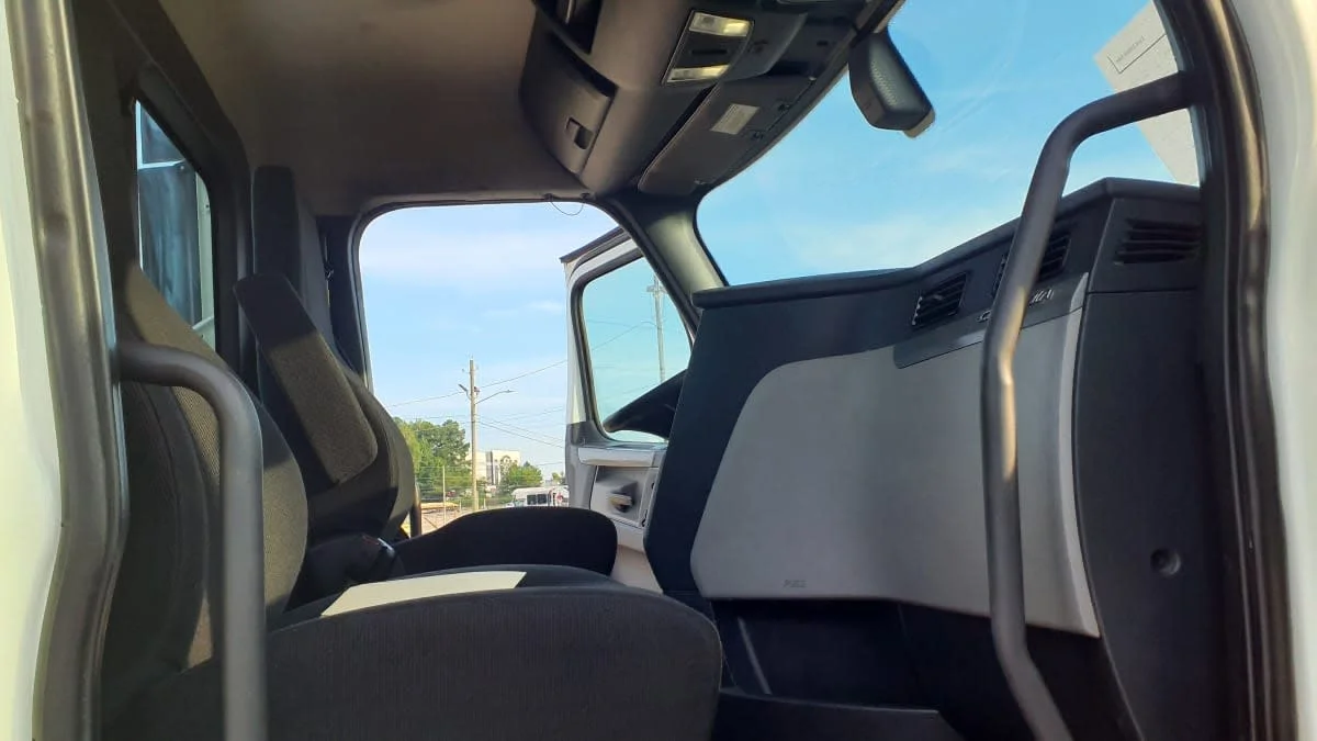 2019 Freightliner Cascadia in Birmingham, AL — photo 9