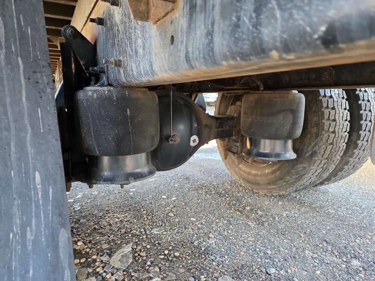 2018 Freightliner M2 106 - image 11