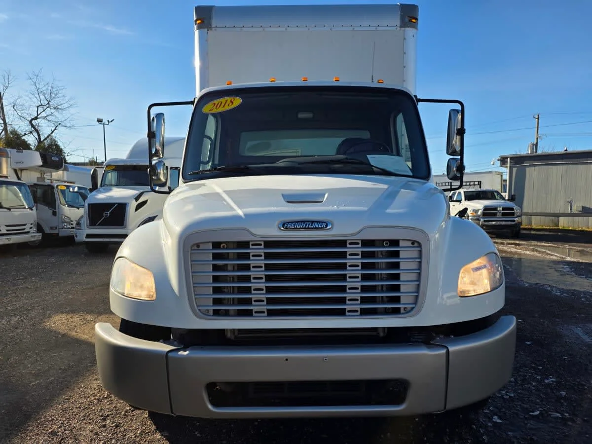2018 Freightliner M2 106 - image 2
