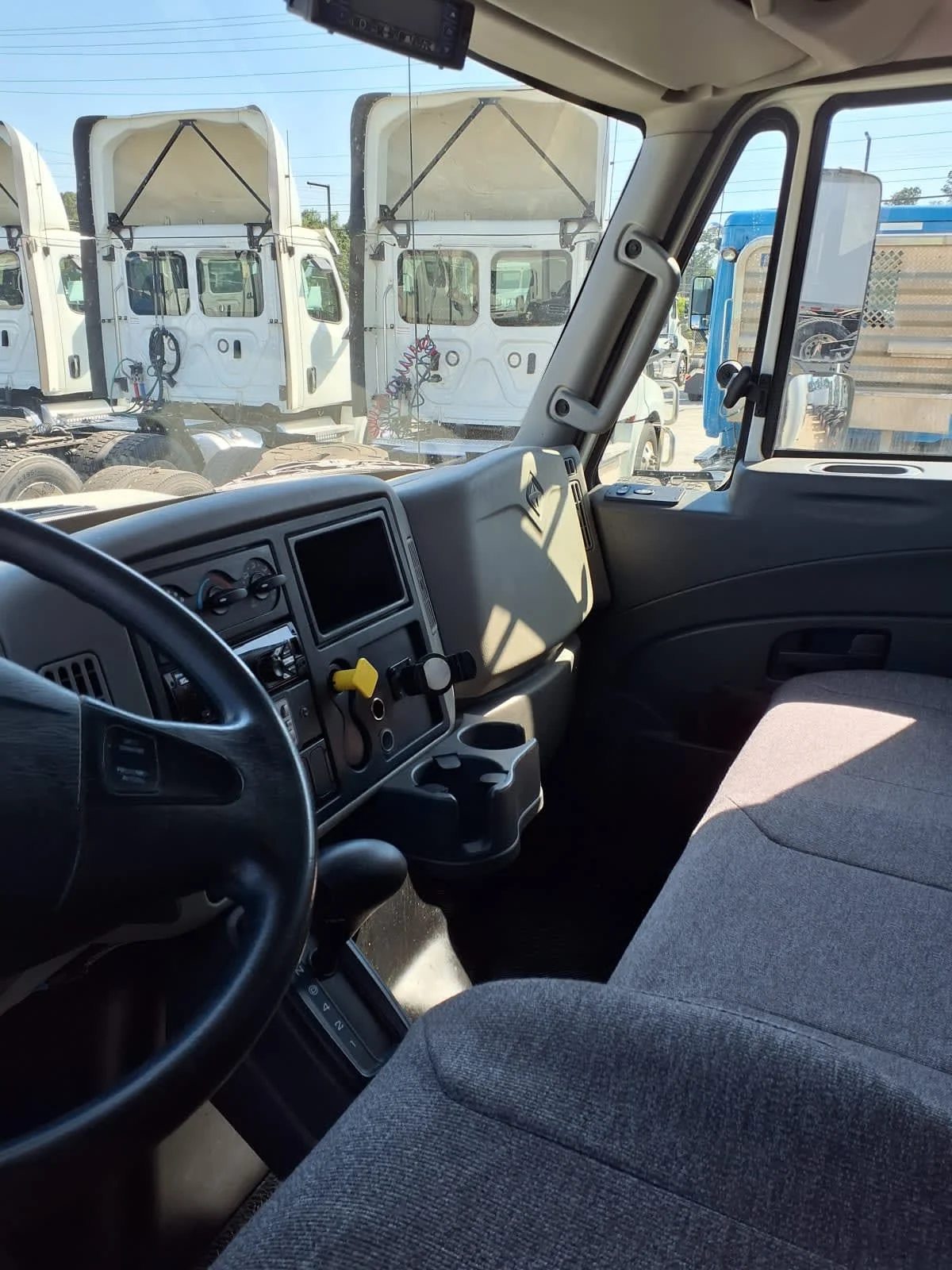 2018 International 4300 in Greenville, SC — photo 8
