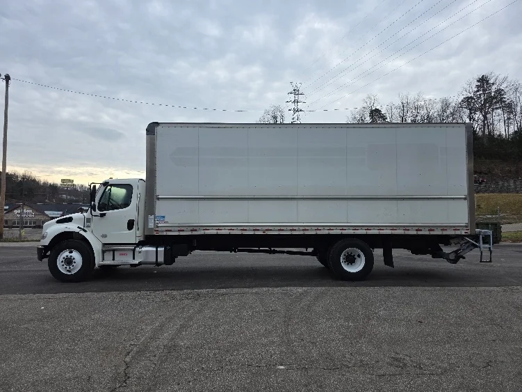 2022 Freightliner M2 106 in Cross Lanes, WV — photo 4