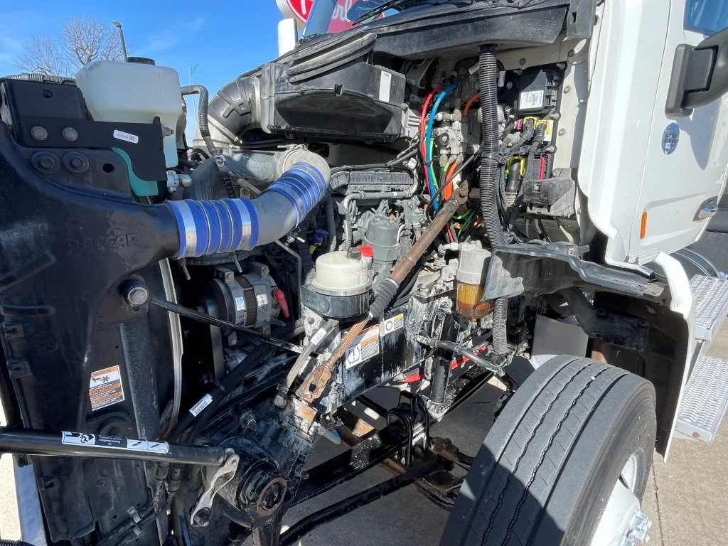 2016 Peterbilt 567 - image 9