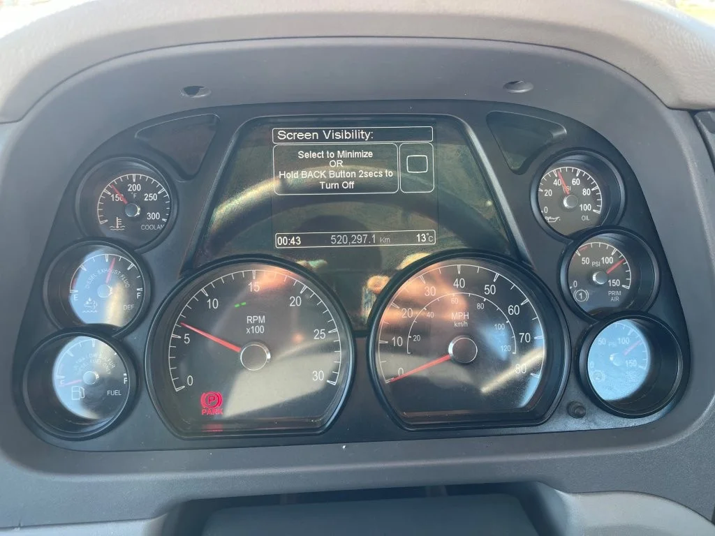 2016 Peterbilt 567 - image 11