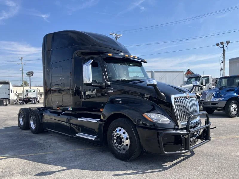2022 International LT in Columbia