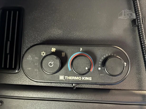 2021 Freightliner Cascadia - image 24