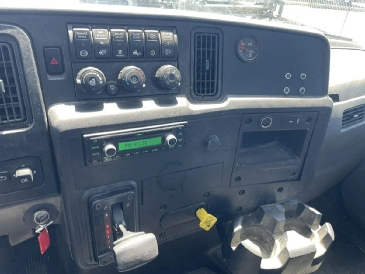 2020 International MV in Farmingdale, NY — photo 9