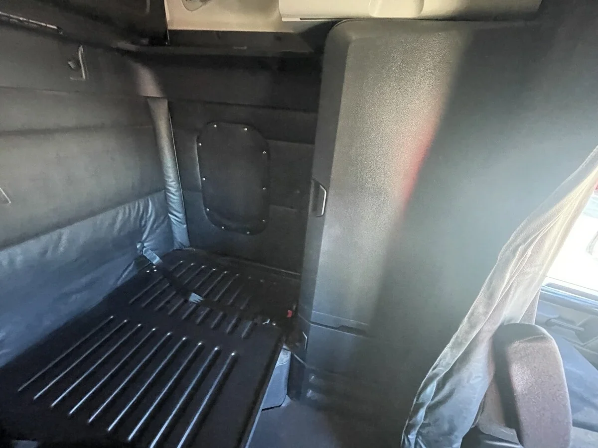 2023 Freightliner Cascadia - image 33