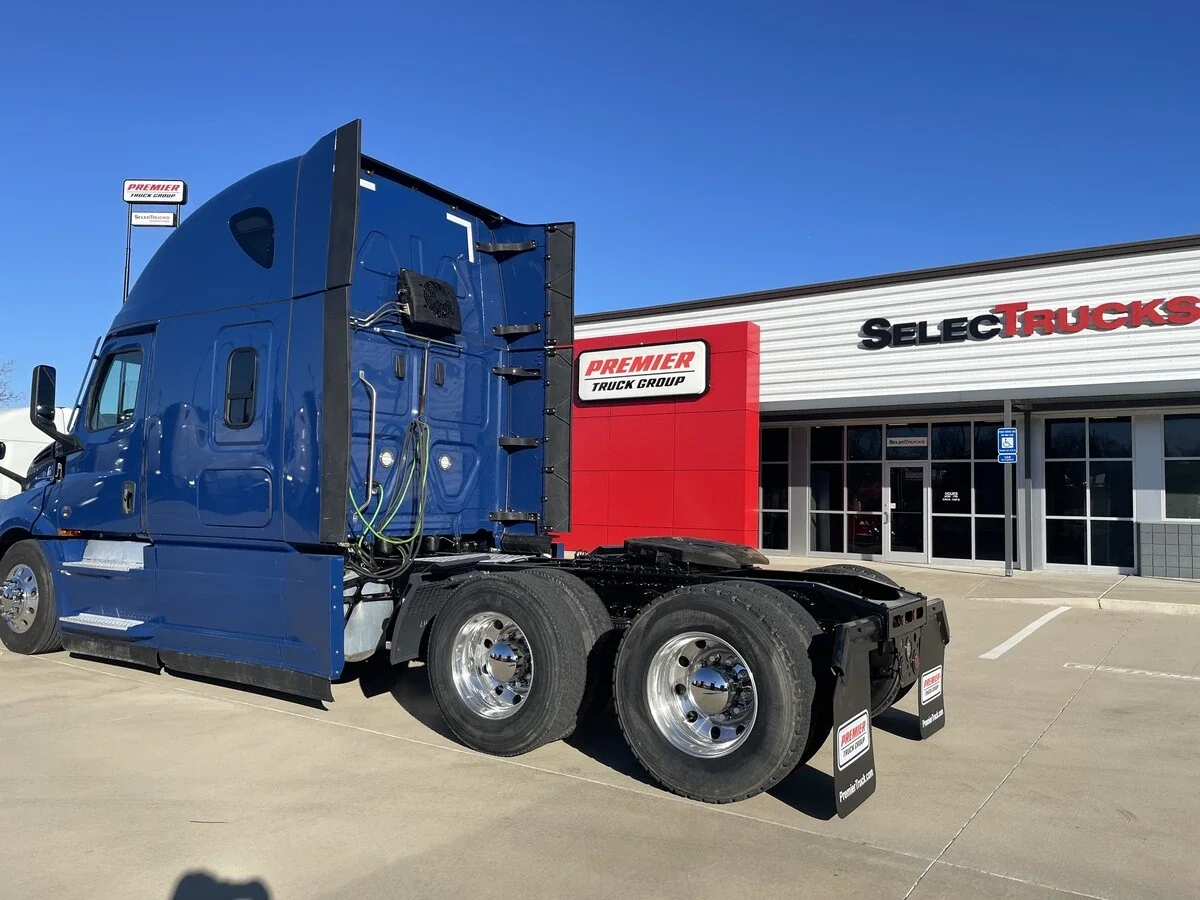 2023 Freightliner Cascadia - image 12