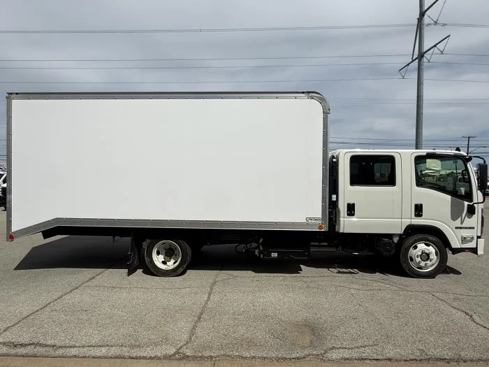 2026 Isuzu NPR - image 7