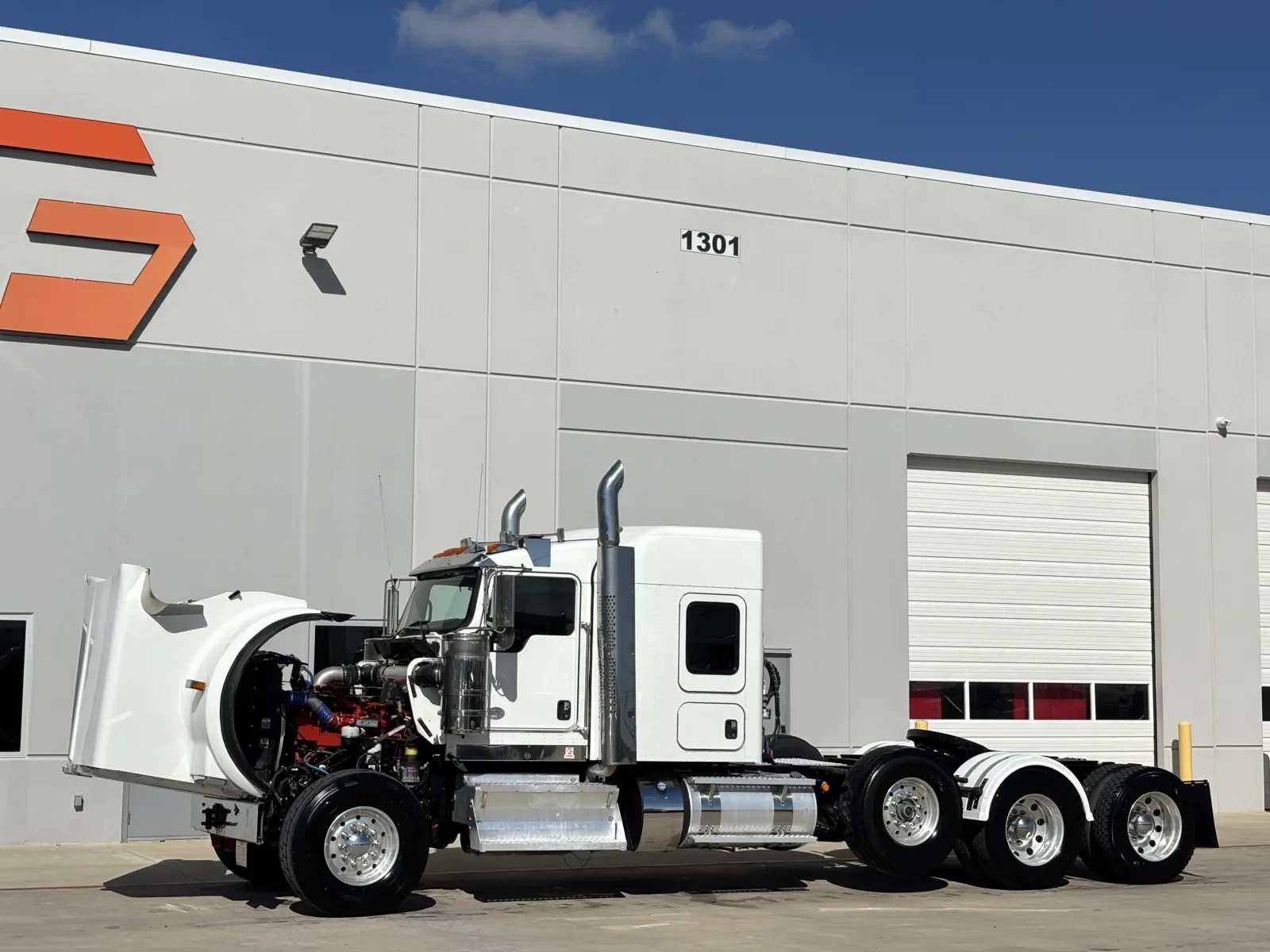 2022 Kenworth W900 - image 10