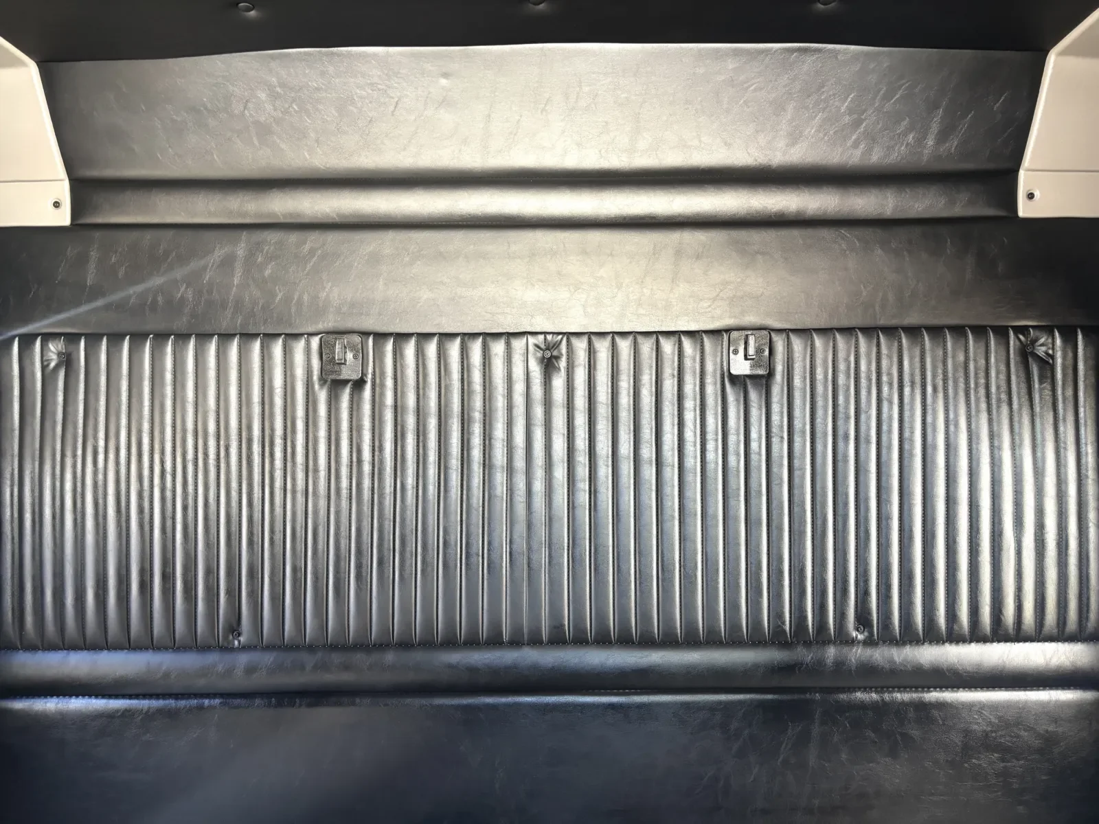 2022 Kenworth W900 - image 23