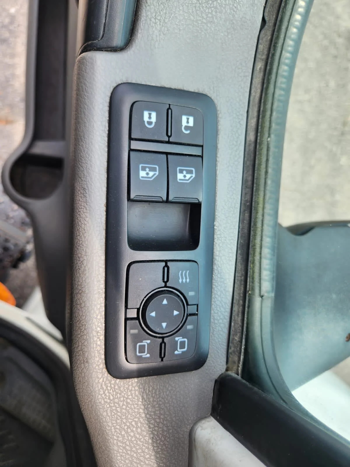 2019 International LT in Hilliard, OH — photo 14