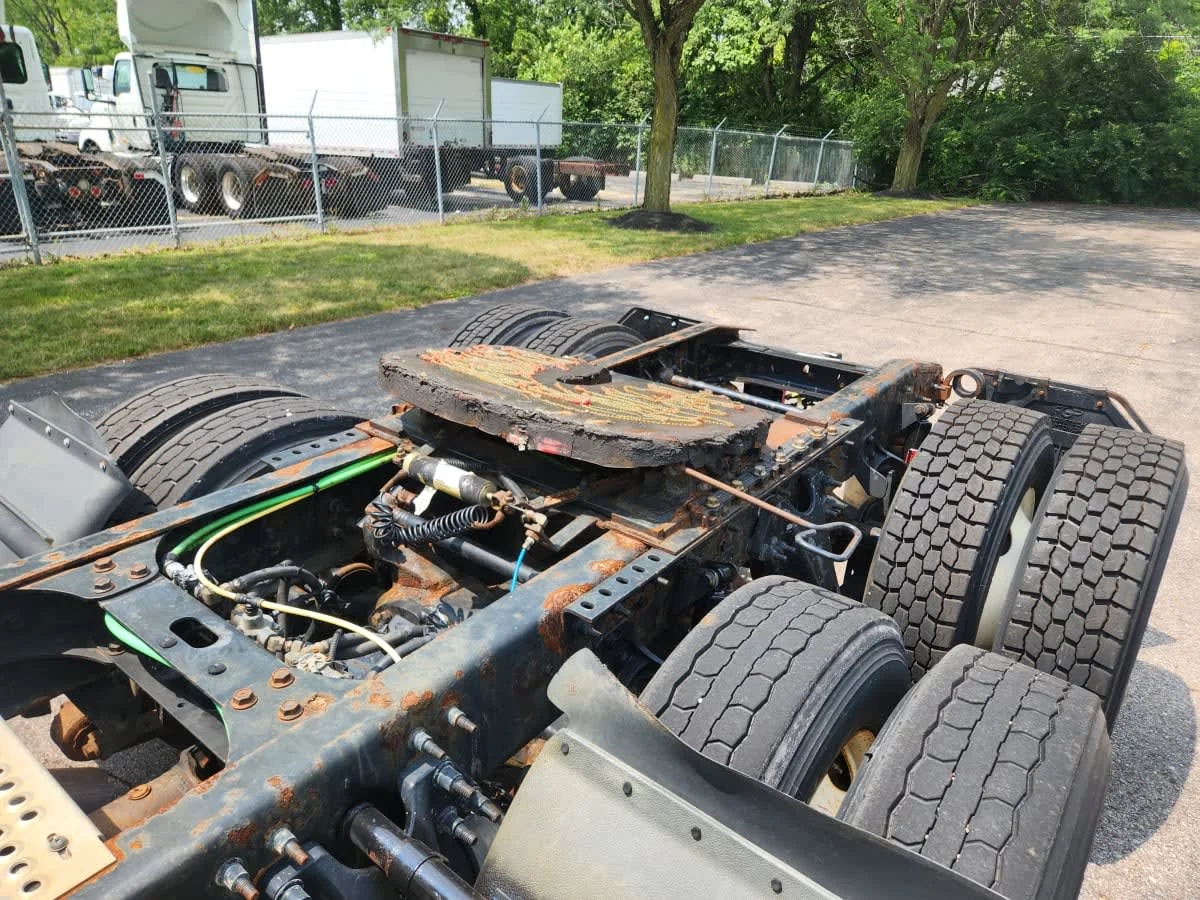 2019 International LT in Hilliard, OH — photo 9