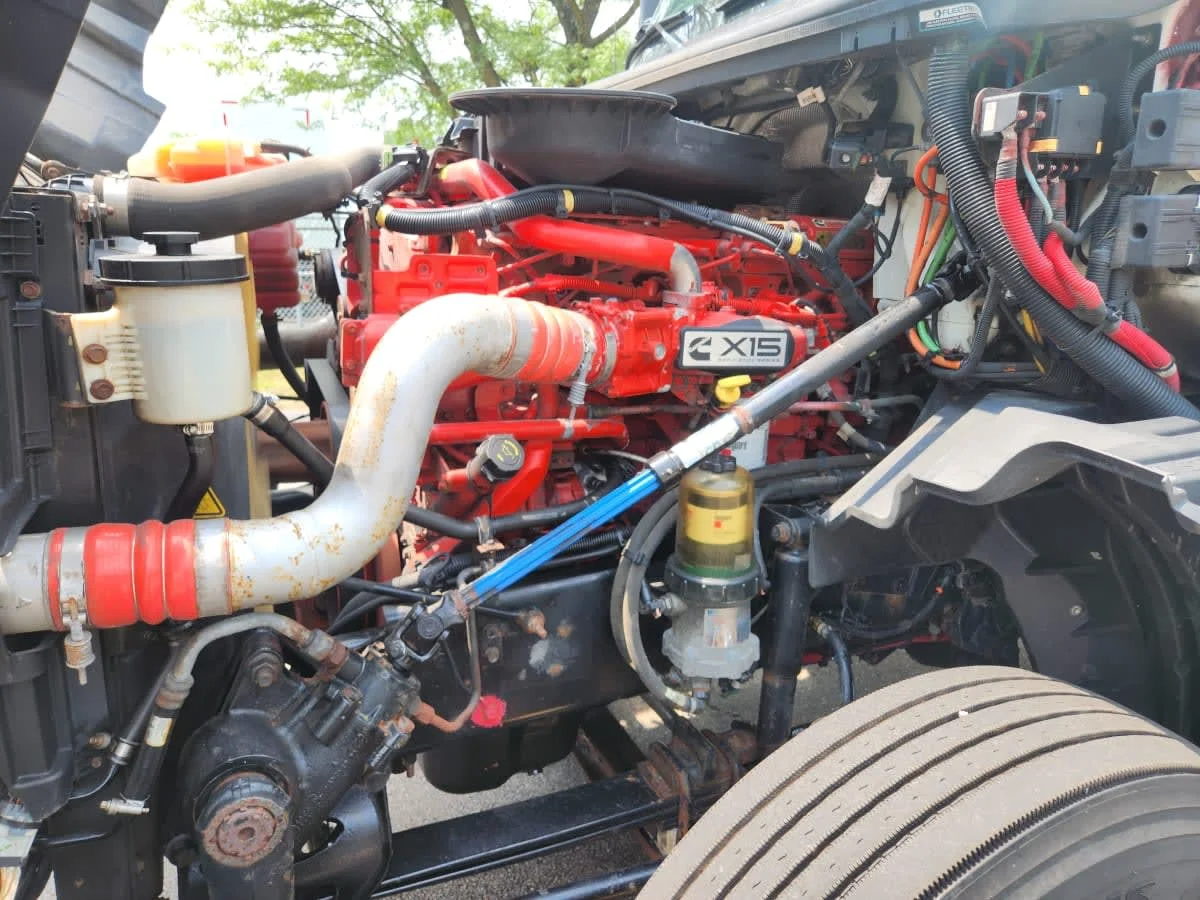 2019 International LT in Hilliard, OH — photo 8