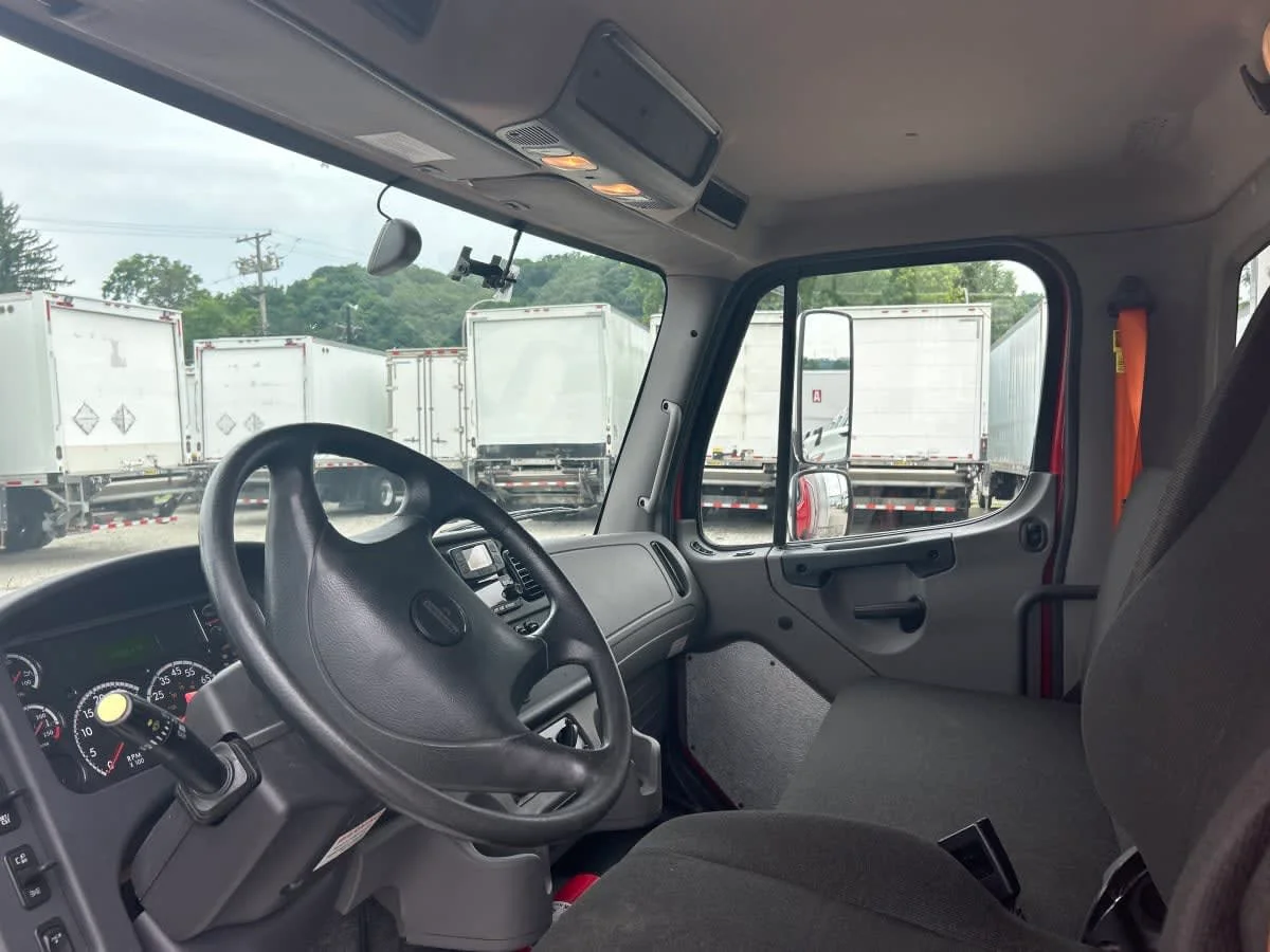 2023 Freightliner M2 106 in Pittsburgh, PA — photo 7