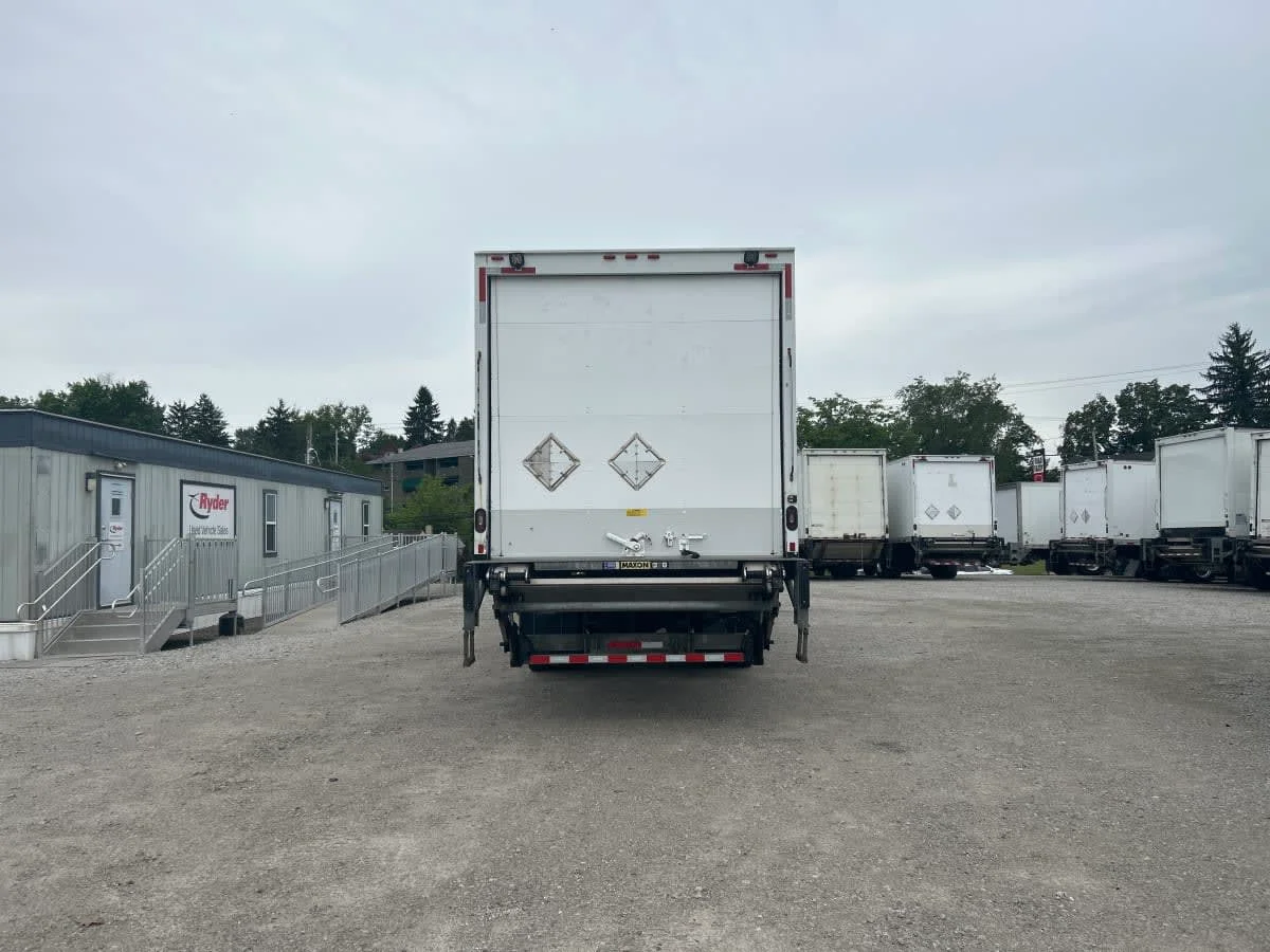 2023 Freightliner M2 106 in Pittsburgh, PA — photo 5