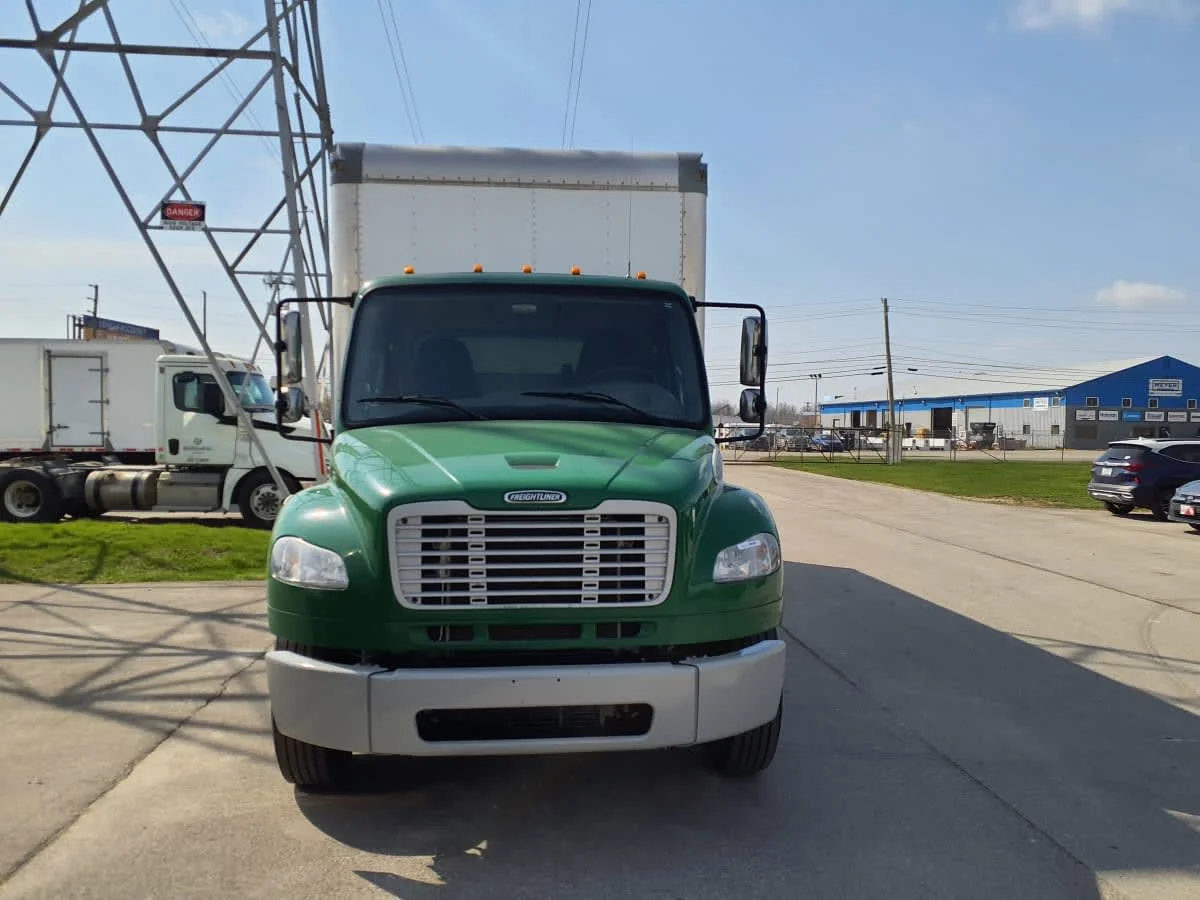 2022 Freightliner M2 106 in Indianapolis, IN — photo 2