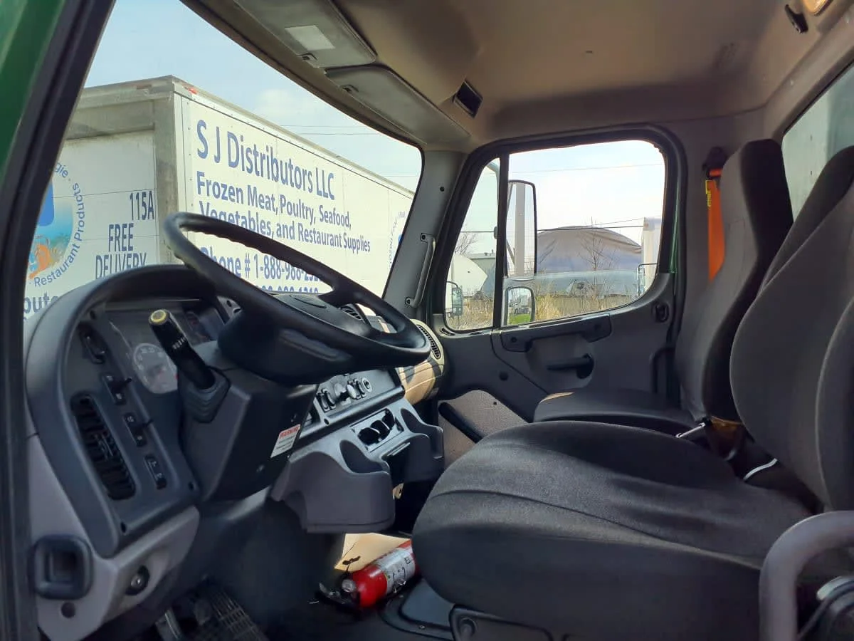 2022 Freightliner M2 106 in Indianapolis, IN — photo 7
