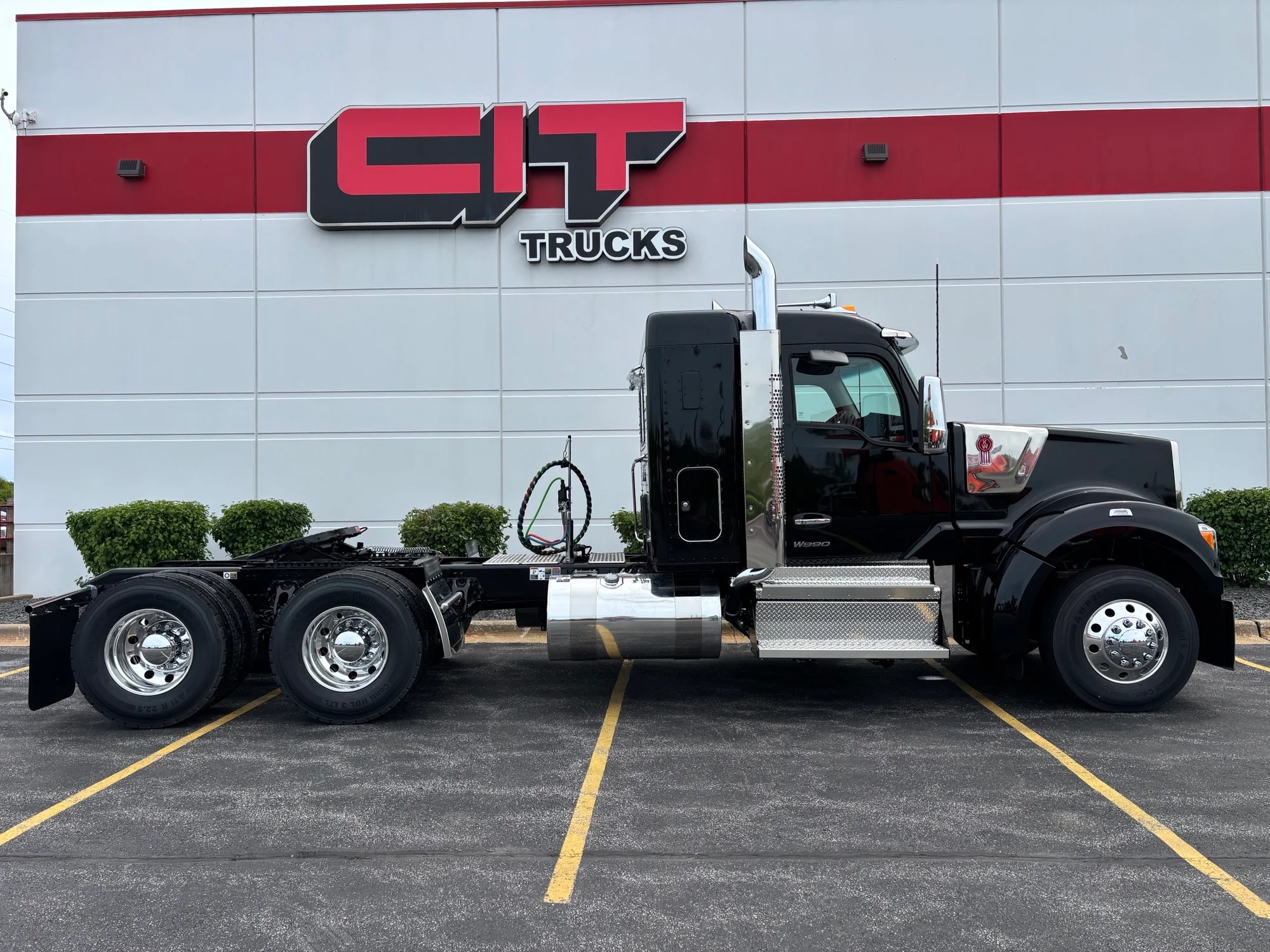 2027 Kenworth W990 in Mokena, IL — photo 4