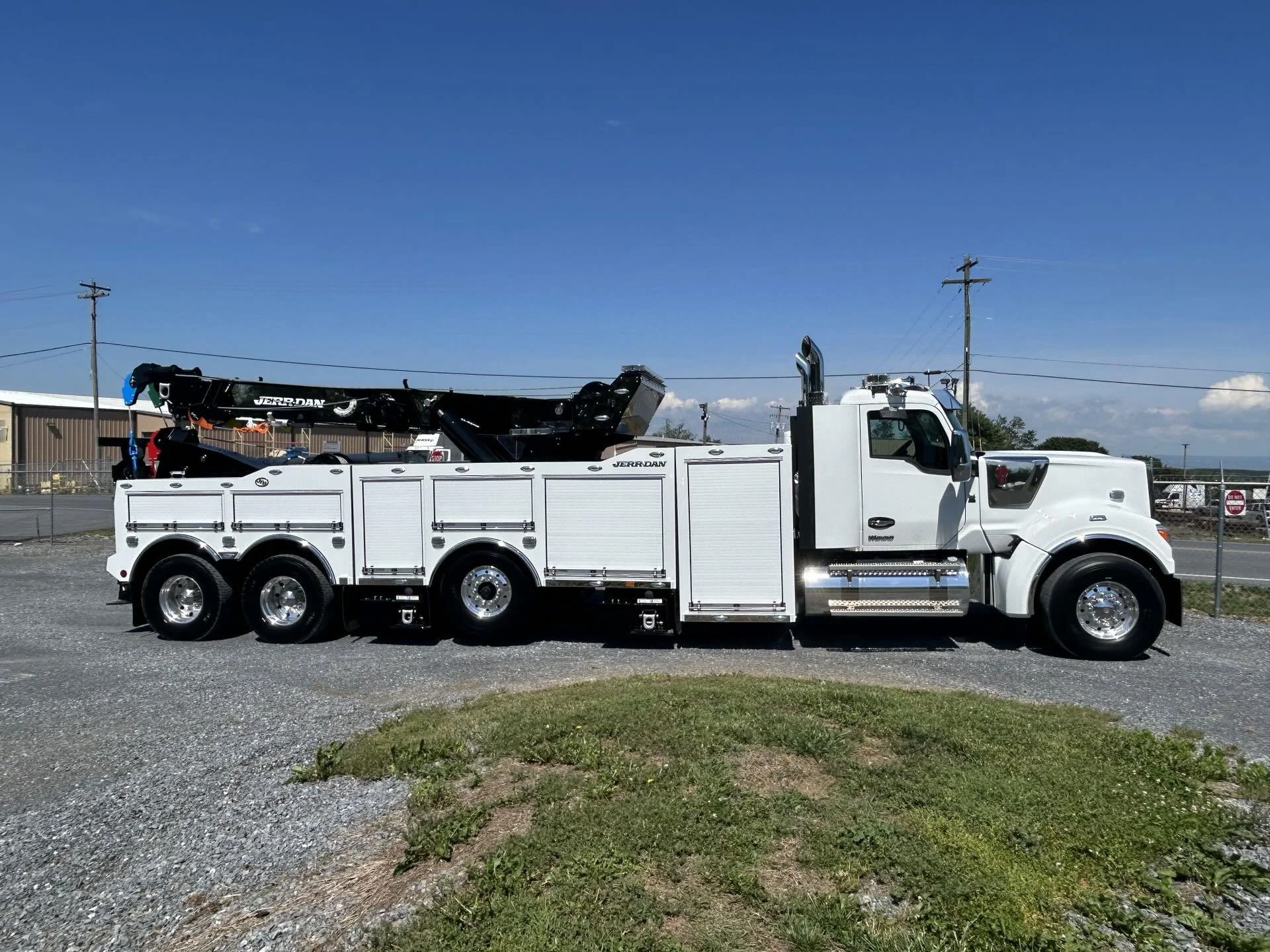 2025 Kenworth W990 in London, OH — photo 2